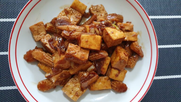 Tofu and Canned Young Corn Stir-Fry